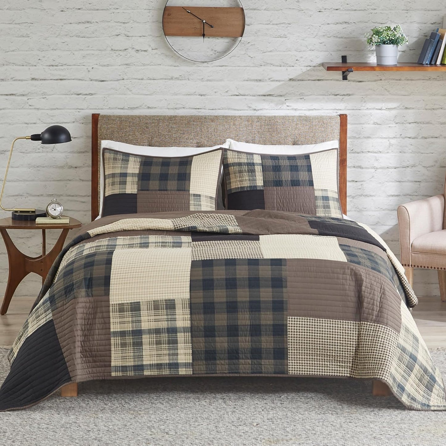 Woolrich Winter Hills Reversible Quilt Set - Cottage Styling Reversed to Solid Color, All Season Lightweight Coverlet, Cozy Bedding Layer, Matching Shams, Oversized King/Cal King, Plaid Tan 3 Piece