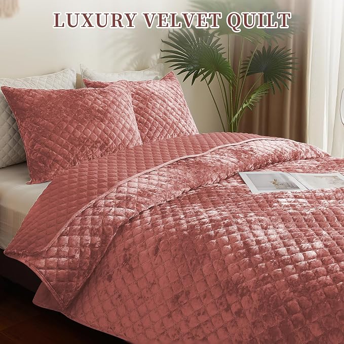 Luxury Soft Velvet Quilt Set King Size - Lightweight Velvet Bedding Set for All Season, Oversized Bedspread Coverlet Comforter Set with 2 Pillow Shams, Pink, Diamond
