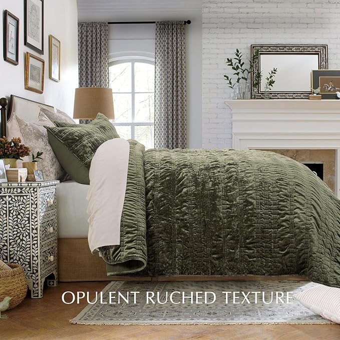 EVERGRACE Luxury Ruched Velvet Quilt King Size, Ultra Soft Bedspread Coverlet Set, Lightweight Velvet Comforter, Quilted Bedding Cover with 2 Matching Shams for All Season, Olive Green | Luxe Velvet