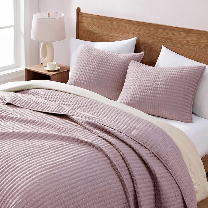WRENSONGE Queen Quilt-3 Pieces Lightweight Bedspreads Dusty Mauve Queen Size Quilt Bedding Set for All Seasons, Soft Coverlet with 2 Pillow Shams Suitable for Bed & Couch