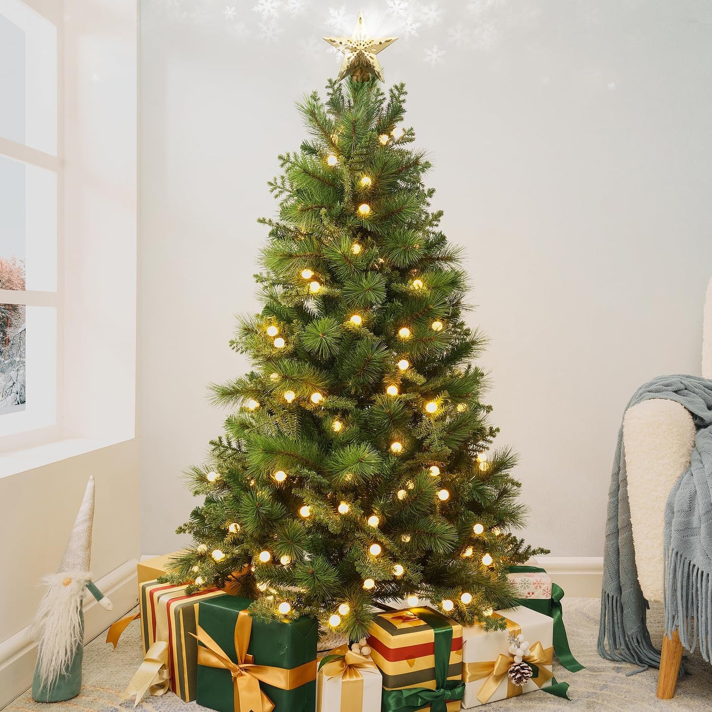 Naomi Home Evangeline Traditional Christmas Tree Green/4.5ft