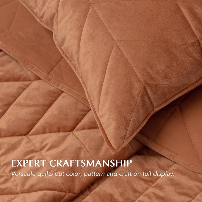 EVERGRACE 3 Pieces Luxurious Velvet King Quilts, Ultra Soft Lightweight Velvet Comforter Set, Matelasse Oversized Bedspread Coverlet for All Season with 2 Shams, Burnt Orange, 108"x96"