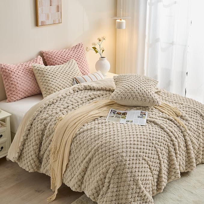 Simple&Opulence Fluffy Faux Fur Comforter Set, Plush Fuzzy Minky Bedding Set, 3 Pieces Warm Soft Comforter Bedding Set for Winter - 1 Shaggy Comforter with 2 Pillow Shams(King, Grid - Khaki)