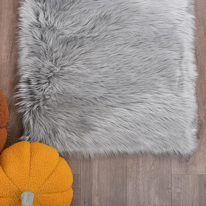 Goolela Grey Round Rug 5ft Gray Fluffy Fuzzy Furry Circle Carpet for Bedroom Living Room Faux Sheenpskin Fur Rug Plush Shaggy Washable