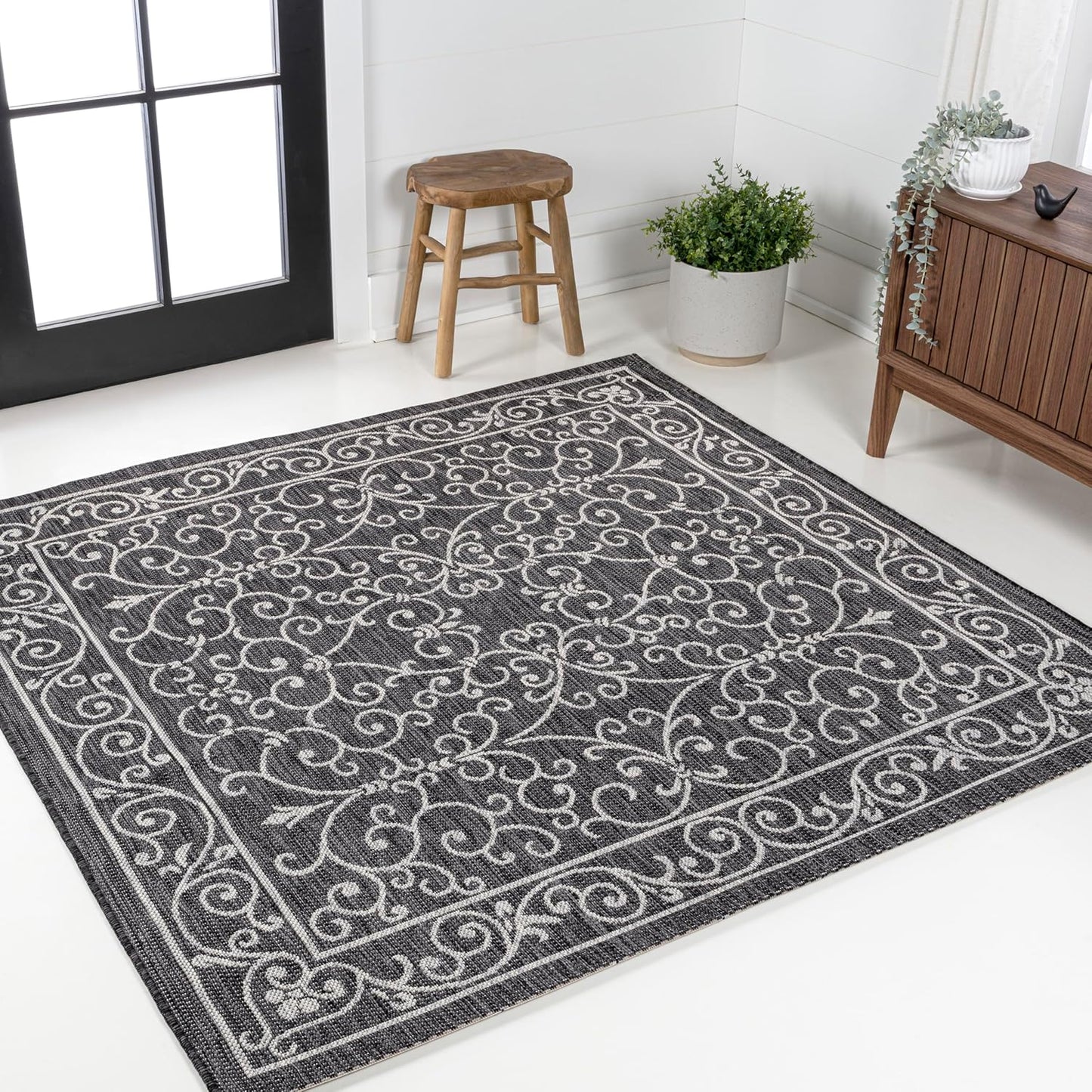 JONATHAN Y Vintage Filigree Indoor Outdoor Square Area Rug 4X4 Black/Gray, Charleston Textured Weave for Backyard, Patio, Porch, Easy-Cleaning, High Traffic, Pet-Friendly, Non-Shedding (SMB106G-4SQ)