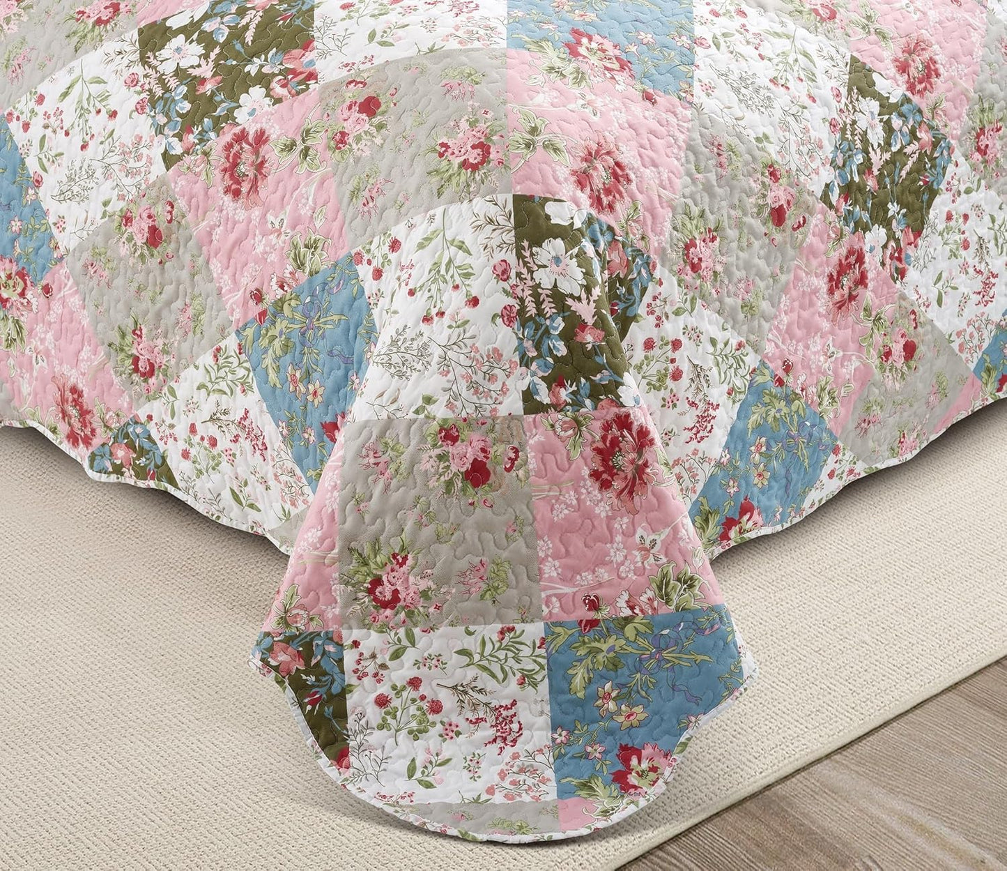 Brilliant Sunshine Peach and Olive Flowers Patchwork, 3-Piece Quilt Set with 2 Shams, Reversible Bedspread, Soft Lightweight Coverlet, All-Season, King, Peach Olive
