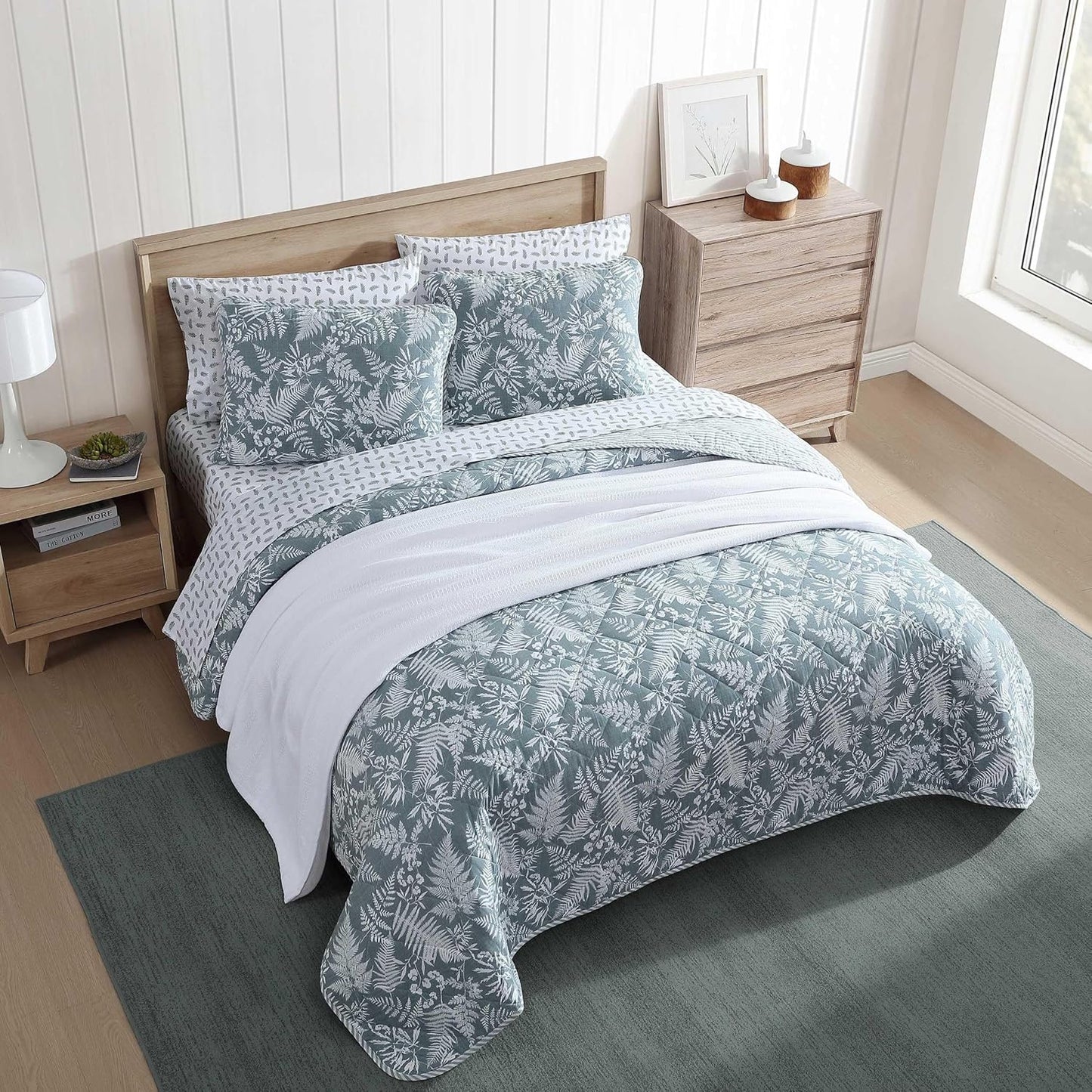 Eddie Bauer - Full/Queen Quilt Set, Reversible Cotton Bedding with Matching Shams, Wildflower Inspired Home Decor with Stripe Reverse (Fern Garden Green, Full/Queen)