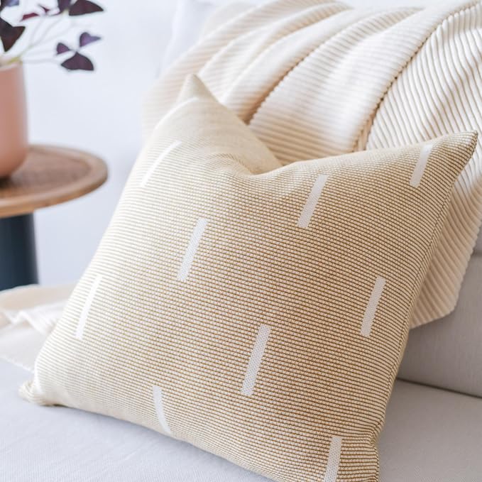 100% Cotton Knitted Soft Modern Geometric Dash Lines Throw Pillow Cover (Mustard Yellow, 18" x 18")