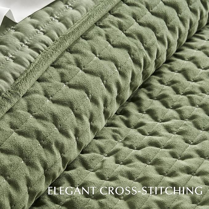 EverGrace Luxury Velvet Quilt Set King Size 3 Piece, Soft Cross-Stitch Velvet Comforter Set with Pillow Shams, Lightweight Coverlet Bedspread Bedding Set for All Seasons, Loden Green