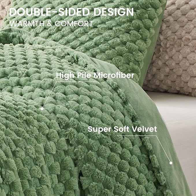 Simple&Opulence Fluffy Faux Fur Comforter Set, Plush Fuzzy Minky Bedding Set, 3 Pieces Warm Soft Comforter Bedding Set for Winter - 1 Shaggy Comforter with 2 Pillow Shams(King, Grid - Green)