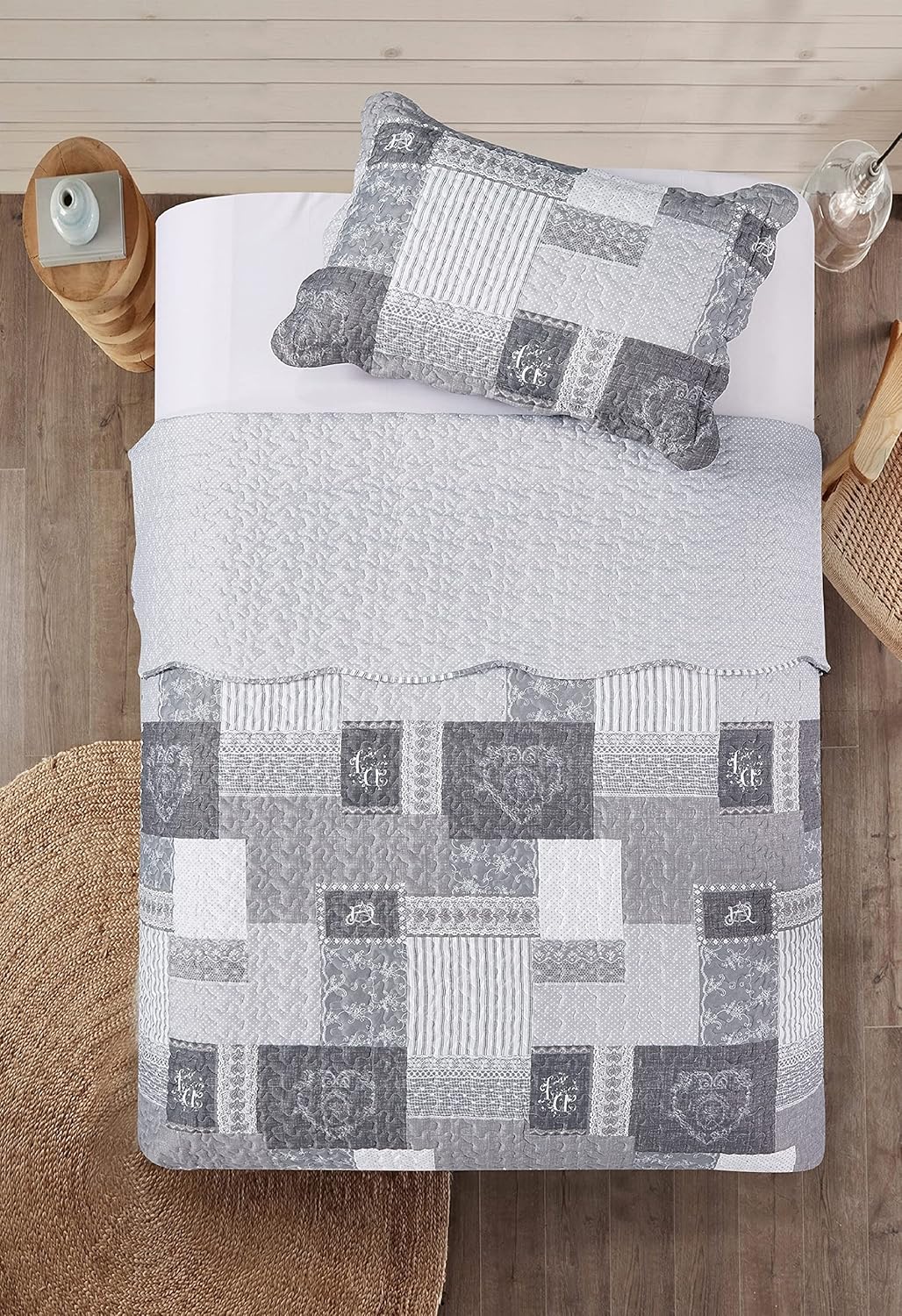 Brilliant Sunshine Grey Heart Love, Floral and Lace Patchwork, 2-Piece Quilt Set with 1 Sham, Reversible Bedspread, Soft Lightweight Coverlet, All-Season, Twin, Grey