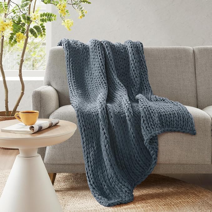 Madison Park Casual Acrylic Chunky Twice Knit Throw in Indigo Finish MP50-7316