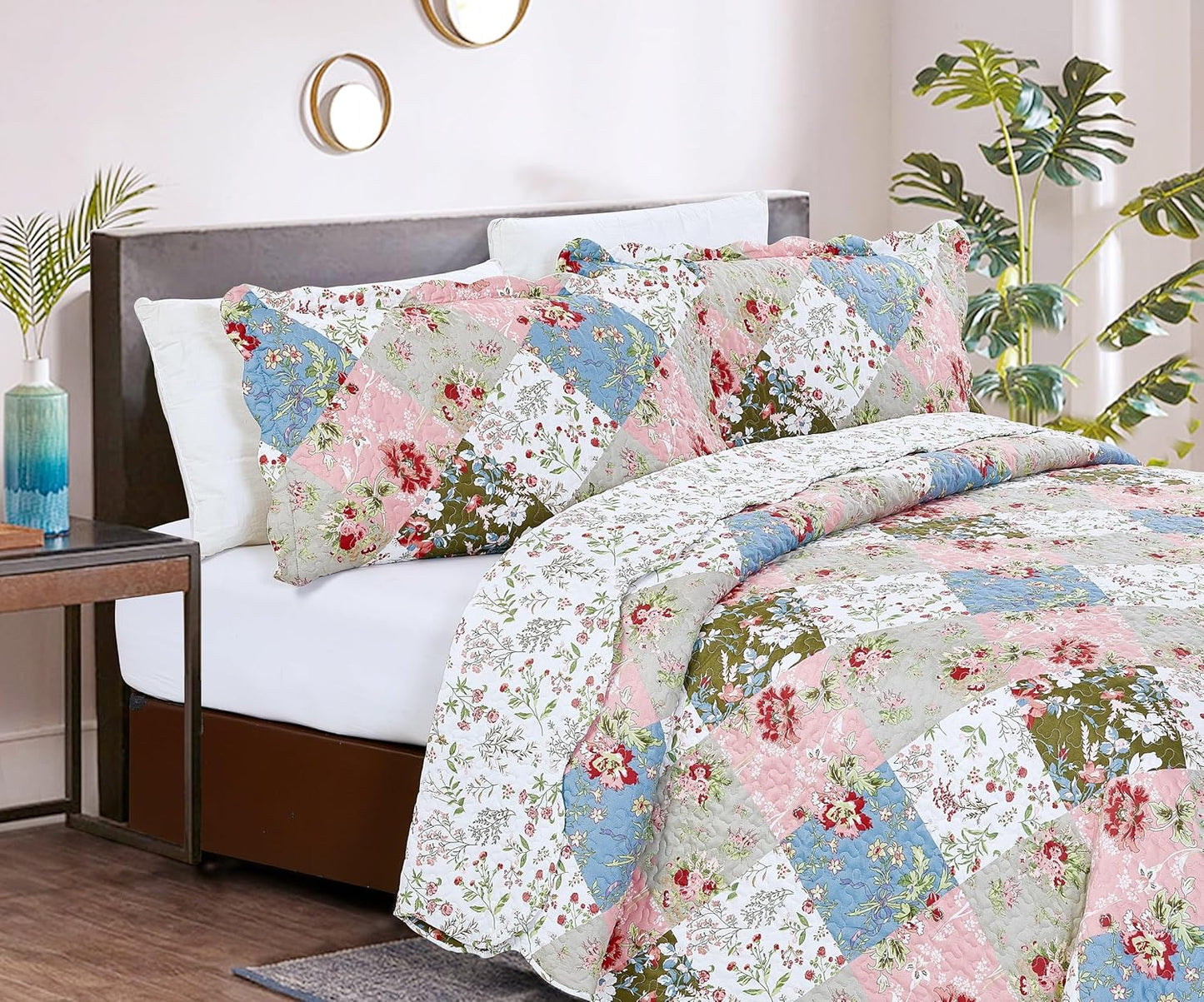 Brilliant Sunshine Peach and Olive Flowers Patchwork, 3-Piece Quilt Set with 2 Shams, Reversible Bedspread, Soft Lightweight Coverlet, All-Season, King, Peach Olive