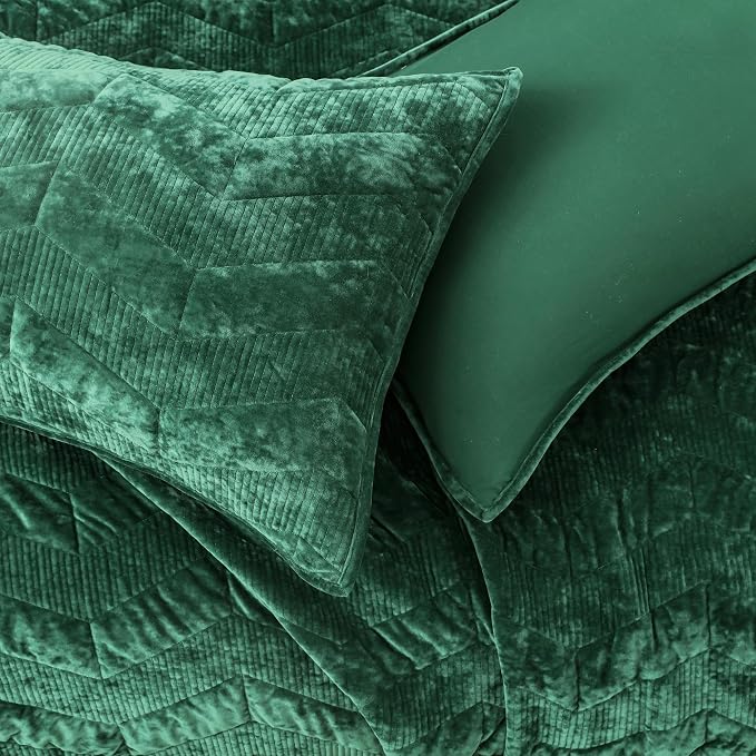 SHALALA Luxury Velvet Quilt Set Queen Size,Ultra Soft Lightweight Summer Velvet Comforter Set, Oversized Bedspread Coverlet with 2 Shams Geometries Pattern,for All Season(Forest Green,Queen)