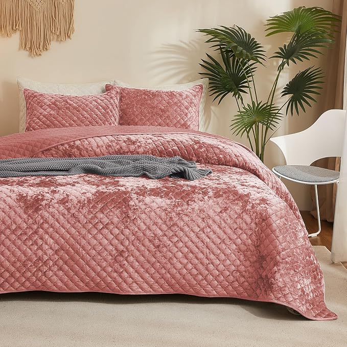 Luxury Soft Velvet Quilt Set King Size - Lightweight Velvet Bedding Set for All Season, Oversized Bedspread Coverlet Comforter Set with 2 Pillow Shams, Pink, Diamond