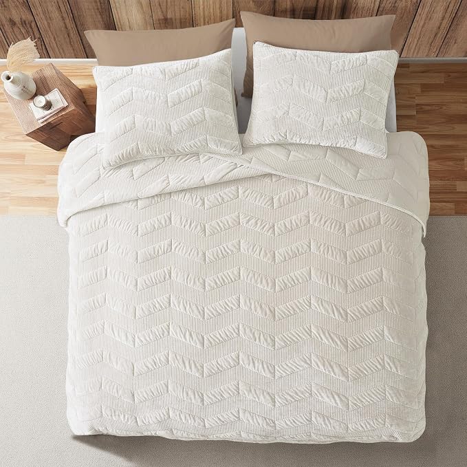 SHALALA Velvet Quilt Set King Size,Ultra Soft Luxury Lightweight Summer Velvet Comforter Set, Oversized Bedspread Coverlet with 2 Shams Geometries Pattern,for All Season(Ivory,King)