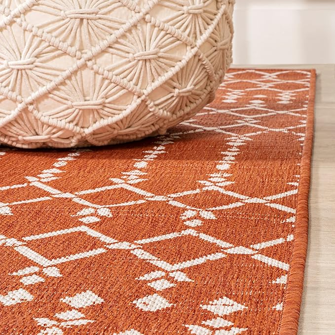 JONATHAN Y Moroccan Geometric Indoor Outdoor Area Rug 4X6 Orange/Cream, Ourika Textured Weave for Backyard, Patio, Porch, Easy-Cleaning, High Traffic, Pet-Friendly, Non-Shedding (SMB108P-4)