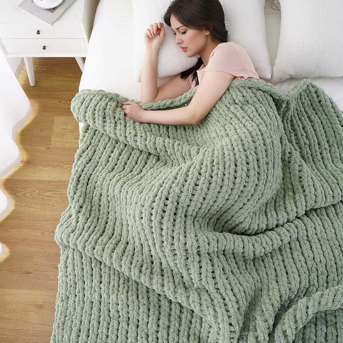 Battilo Sage Green Chunky Knit Throw Blanket, Soft and Thick Chenille Throw Blanket, 50"x60" Handmade Cable Knit Crochet Blanket, Cozy Knot Knitted Throw Blankets for Couch Home Decor, Light Green