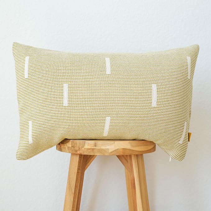100% Cotton Knitted Soft Modern Geometric Dash Lines Throw Pillow Cover (Mustard, 12" x 20")