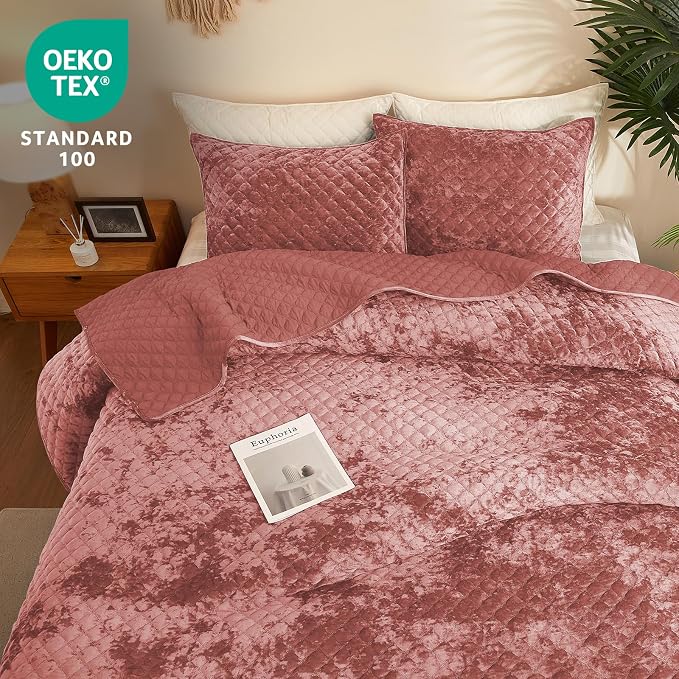 Luxury Soft Velvet Quilt Set King Size - Lightweight Velvet Bedding Set for All Season, Oversized Bedspread Coverlet Comforter Set with 2 Pillow Shams, Pink, Diamond