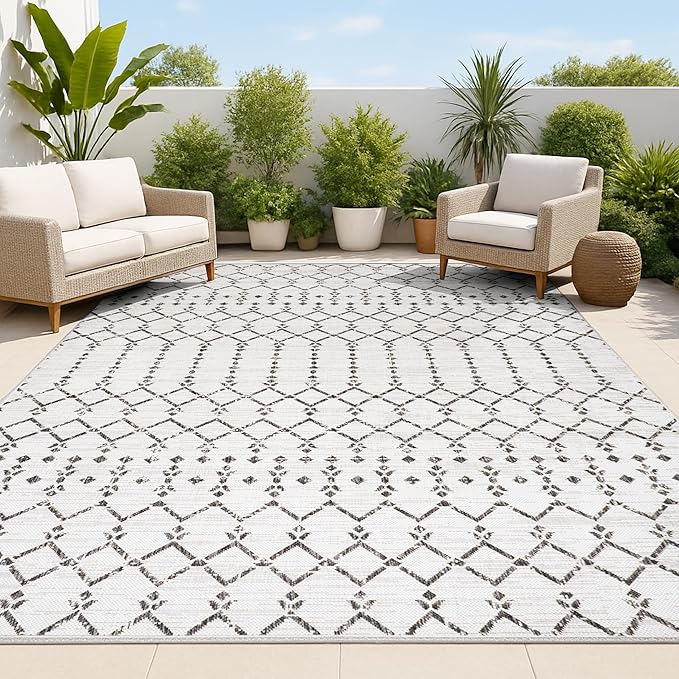 JONATHAN Y Moroccan Geometric Indoor Outdoor Area Rug 4X6 Cream/Black, Ourika Textured Weave for Backyard, Patio, Porch, Easy-Cleaning, High Traffic, Pet-Friendly, Non-Shedding (SMB108I-4)