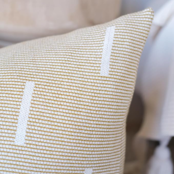 100% Cotton Knitted Soft Modern Geometric Dash Lines Throw Pillow Cover (Mustard Yellow, 18" x 18")