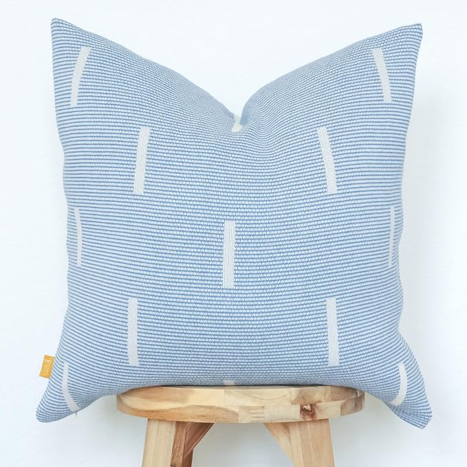 100% Cotton Knitted Soft Modern Geometric Dash Lines Throw Pillow Cover (Blue, 18" x 18")