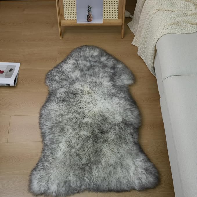 Sheepskin Rug, Fluffy Shaggy Area Rug, Super Soft 24‘’ x 36‘’ Sheepskin Hair Rug, Plush Rug, Decorative Rugs for Bedroom, Children's Room, Living Room (Silver Grey, 24" x 36")