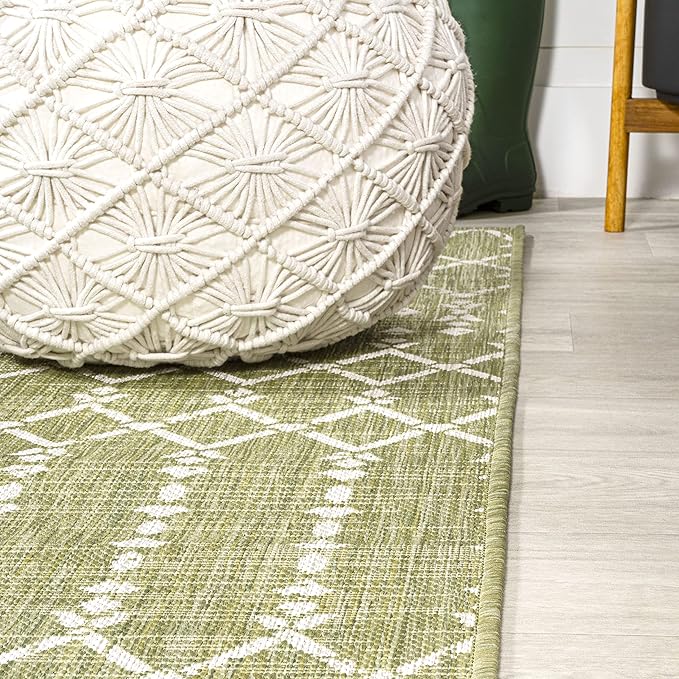 JONATHAN Y Moroccan Geometric Indoor Outdoor Area Rug 4X6 Light Green/Cream, Ourika Textured Weave for Backyard, Patio, Porch, Easy-Cleaning, High Traffic, Pet-Friendly, Non-Shedding (SMB108N-4)