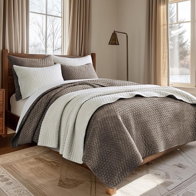 Levtex Home - Velvet Stitch Quilt Set - Full/Queen Quilt (88x92in.) + Two Standard Shams (26x20in.) - Velvet - Off-White, White - Reversible - Polyester