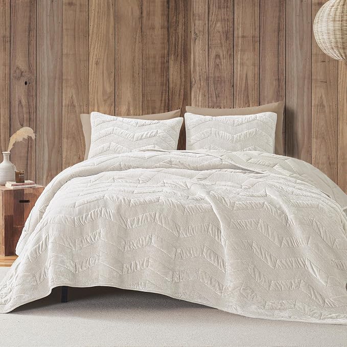 SHALALA Velvet Quilt Set King Size,Ultra Soft Luxury Lightweight Summer Velvet Comforter Set, Oversized Bedspread Coverlet with 2 Shams Geometries Pattern,for All Season(Ivory,King)
