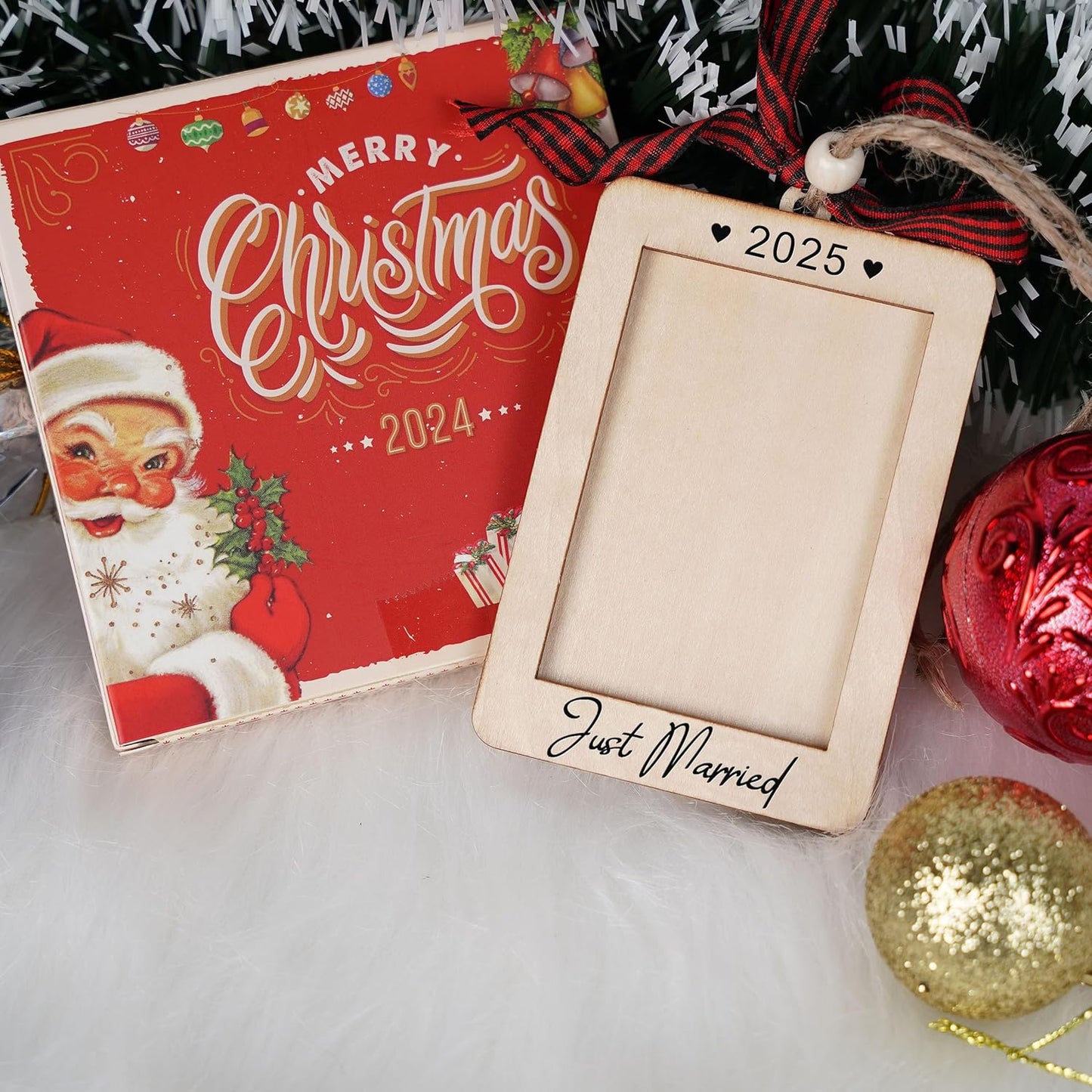 Just Married Picture Frame Ornament 2025 - Wedding Gifts for Newlyweds - Just Married Ornaments 2025 - First Christmas Married Ornament 2025 - Newlyweds Gifts For Couples - Mr And Mrs Wedding Gift