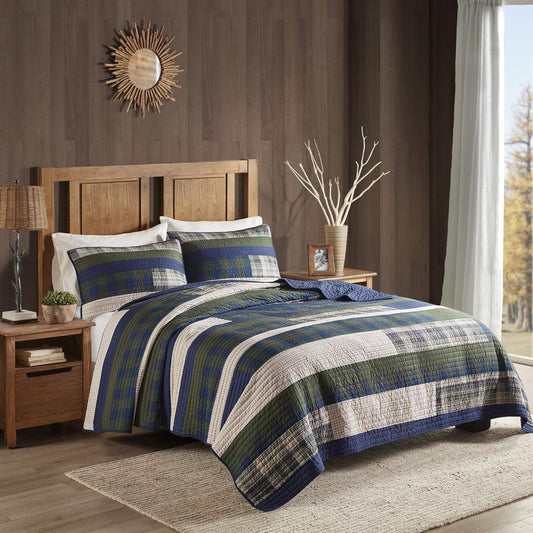 Woolrich Spruce Hill Reversible Quilt Set - Cottage Styling Reversed to Solid Color, All Season Lightweight Coverlet, Cozy Bedding Layer, Matching Shams, Oversized Full/Queen, Stripes Green 3 Piece
