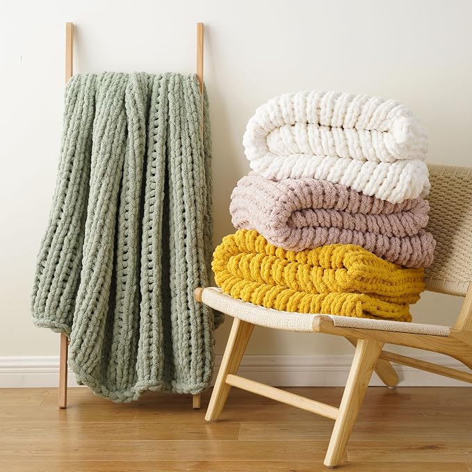Battilo Sage Green Chunky Knit Throw Blanket, Soft and Thick Chenille Throw Blanket, 50"x60" Handmade Cable Knit Crochet Blanket, Cozy Knot Knitted Throw Blankets for Couch Home Decor, Light Green