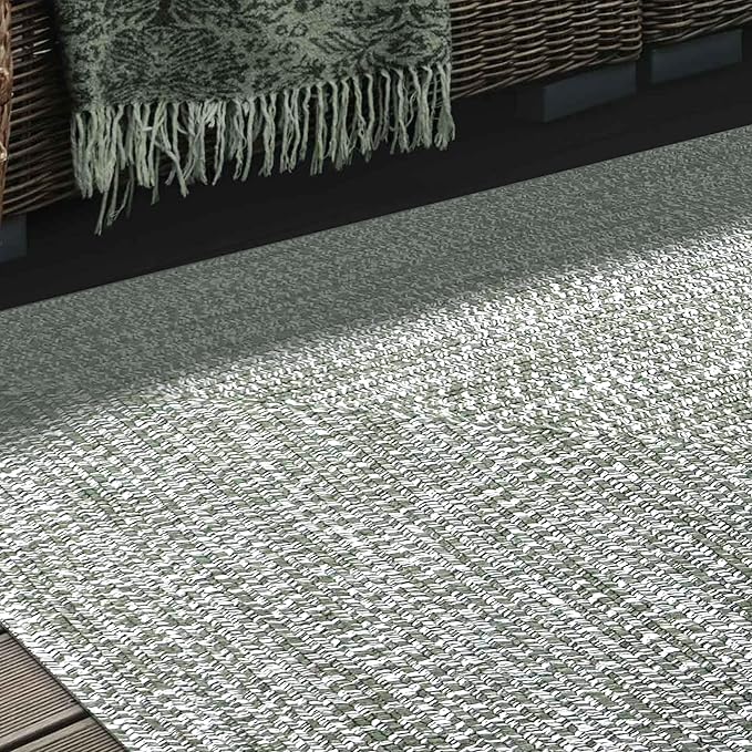 Superior Large Indoor/Outdoor Area Rug, Multi-Tone Reversible Braided Floor Decor for Patio, Front Porch, Entryway, Living Room, Office, Nursery, Artistic Home, 4' x 6', Fog Green-White
