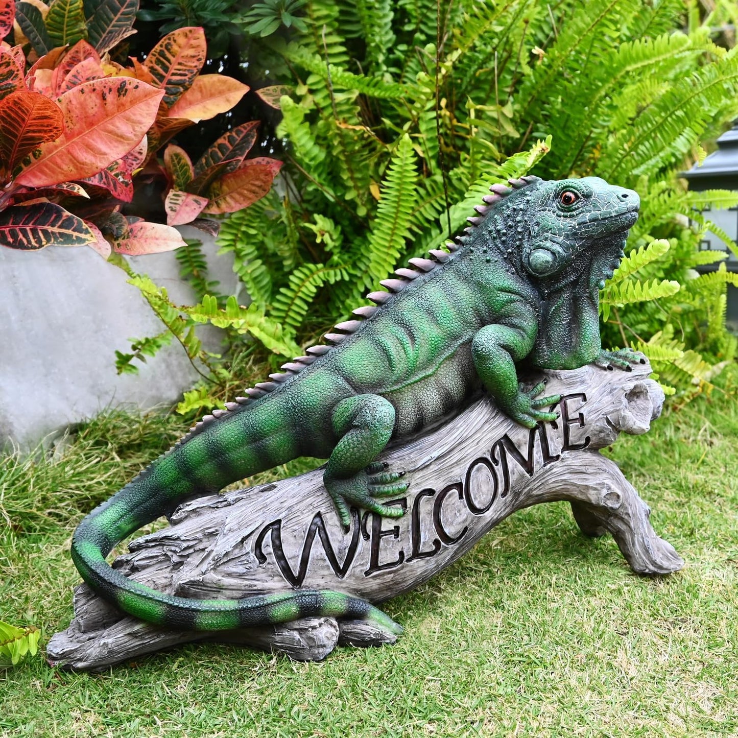 Chameleon Figurine Lizard Garden Decor: Big Iguana Figure Outdoor Statue Resin Yard Decoration Porch Large Sculpture Lawn Outside Flowerbed Accessories Welcome Sign