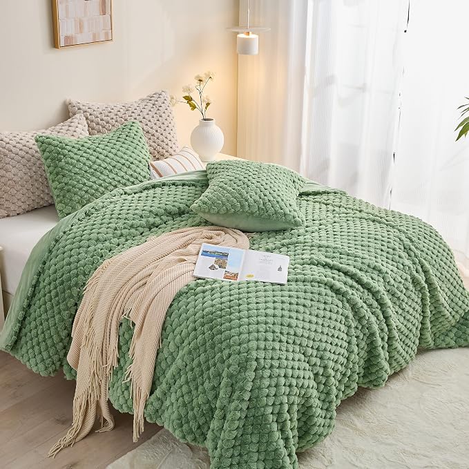 Simple&Opulence Fluffy Faux Fur Comforter Set, Plush Fuzzy Minky Bedding Set, 3 Pieces Warm Soft Comforter Bedding Set for Winter - 1 Shaggy Comforter with 2 Pillow Shams(King, Grid - Green)
