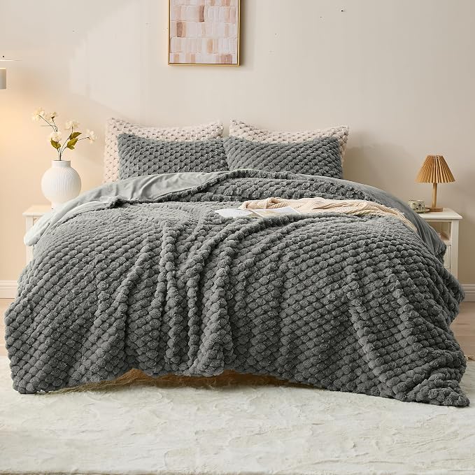 Simple&Opulence Fluffy Faux Fur Comforter Set, Plush Fuzzy Minky Bedding Set, 3 Pieces Warm Soft Comforter Bedding Set for Winter - 1 Shaggy Comforter with 2 Pillow Shams(Queen, Grid - Dark Grey)