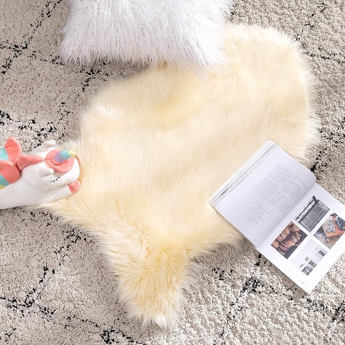 MIULEE Fluffy Rug Soft Shaggy Faux Fur Area Rug Luxury Plush Sheepskin Carpet for Bedroom Living Room Sofa Chair 2 x 3 Feet, Light Yellow