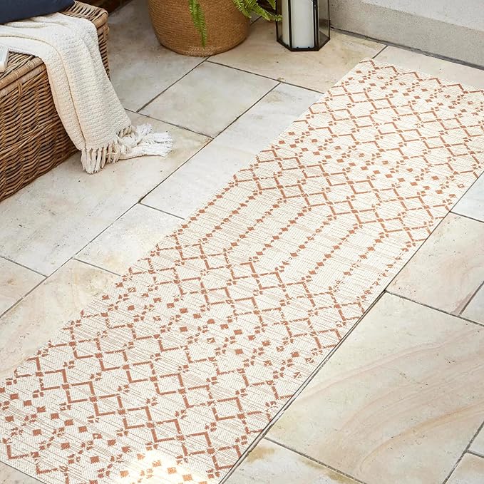 JONATHAN Y Moroccan Geometric Indoor Outdoor Runner Rug 2X8 Cream/Orange, Ourika Textured Weave for Backyard, Patio, Porch, Easy-Cleaning, High Traffic, Pet-Friendly, Non-Shedding (SMB108O-28)