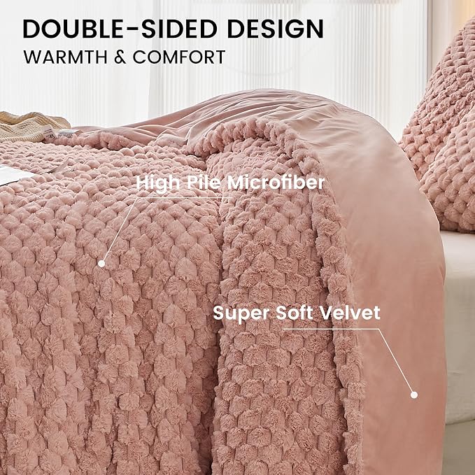 Simple&Opulence Fluffy Faux Fur Comforter Set, Plush Fuzzy Minky Bedding Set, 3 Pieces Warm Soft Comforter Bedding Set for Winter - 1 Shaggy Comforter with 2 Pillow Shams(Queen, Grid - Pink)