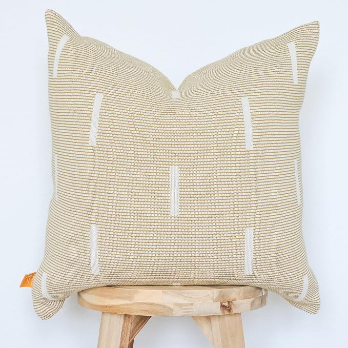 100% Cotton Knitted Soft Modern Geometric Dash Lines Throw Pillow Cover (Mustard Yellow, 18" x 18")