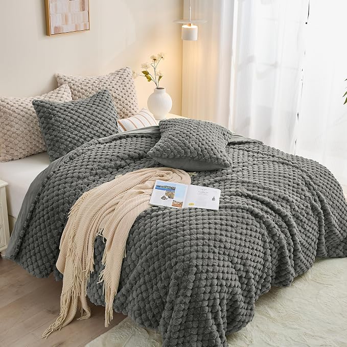 Simple&Opulence Fluffy Faux Fur Comforter Set, Plush Fuzzy Minky Bedding Set, 3 Pieces Warm Soft Comforter Bedding Set for Winter - 1 Shaggy Comforter with 2 Pillow Shams(Queen, Grid - Dark Grey)