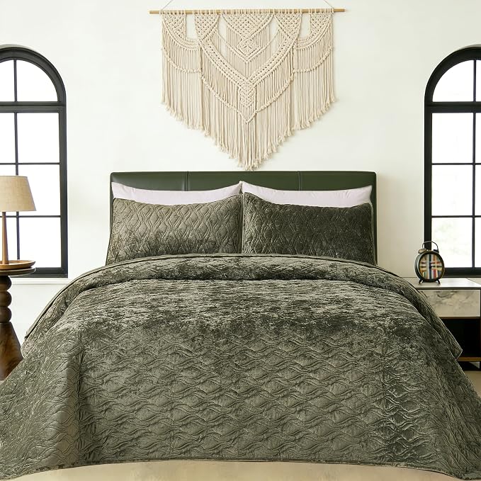 Velvet Quilt Set Oversized King Size 120x120 Bedspread with 2 Pillow Shams Ultra Soft Polyester Bedding All Season Decor for Bedroom Guest Room Hotel Retro Pastoral Home Decor, Army Green