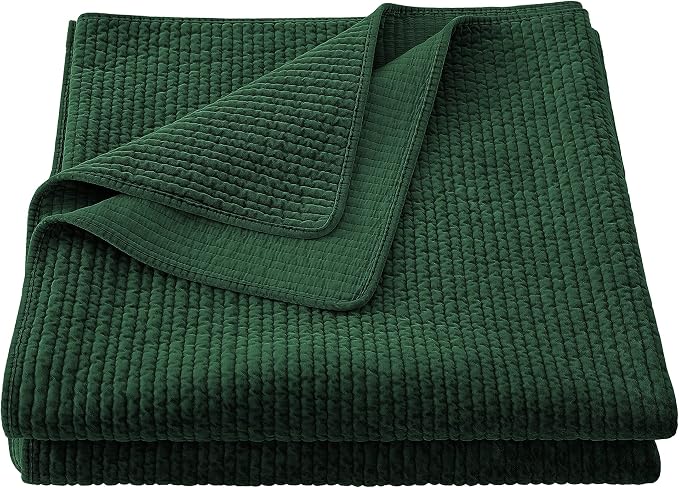 HiEnd Accents Stonewashed Cotton Velvet Quilt, Queen Size, Emerald Green Solid Color, Classic Traditional Rustic Style Luxury Bedding, Soft Lightweight Bed Cover