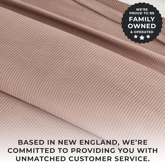 Great Bay Home 100% Cotton Blanket for King Size Bed | Lightweight and Breathable Waffle Weave Blankets for Summer & Spring | Versatile, Layering Pink Bed Blanket, Redwood, 102x90 inches