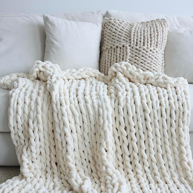 Maetoow Chenille Chunky Knit Blanket Throw （40×50 Inch）, Handmade Warm & Cozy Blanket Couch, Bed, Home Decor, Soft Breathable Fleece Banket,Graduation Gifts, Cream