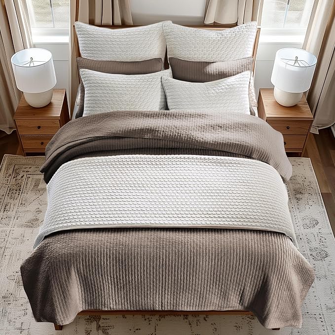 Levtex Home - Velvet Stitch Quilt Set - King Quilt (106x92in.) + Two King Shams (36x20in.) - Velvet - Off-White, White - Reversible - Polyester