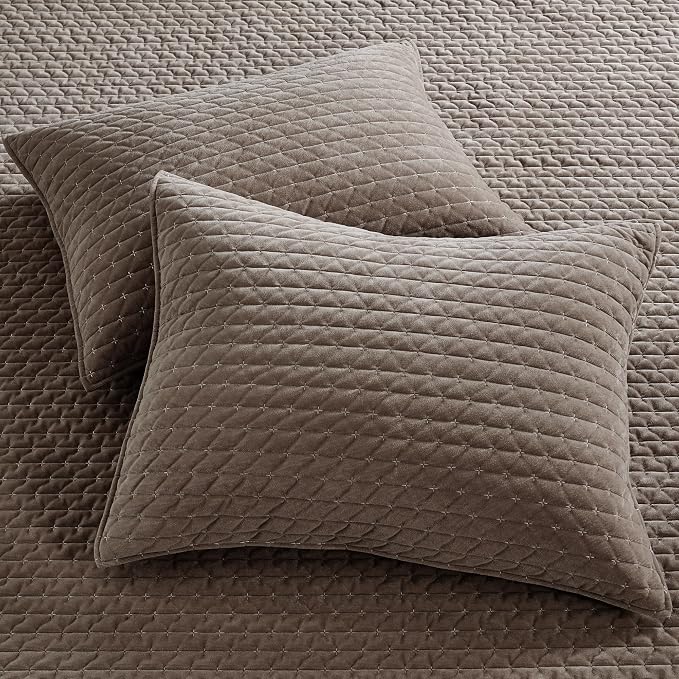 Levtex Home - Velvet Stitch Quilt Set - Twin Quilt (68x86in.) + One Standard Sham (26x20in.) - Velvet - Cocoa, White - Reversible - Polyester