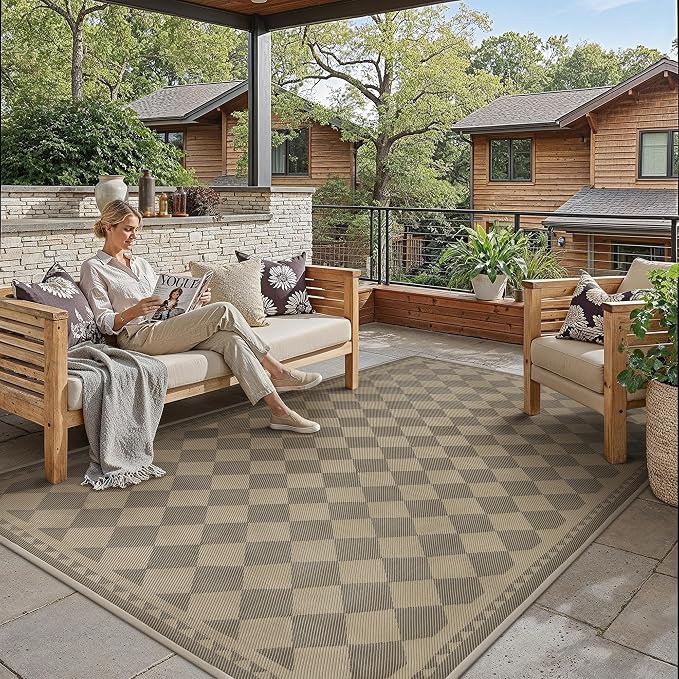 HUGEAR 6x9 Outdoor Rug Waterproof Checkered Patio Rug Home Decor Reversible Plastic Straw Black and Brown Rugs Outside Indoor Floor Mat for Camping Balcony RV Deck Porch Balcony Backyard